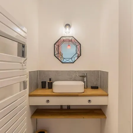 Apartman 3 Avec Parking Prive Et Terrasse *