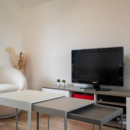 Apartment 3 Avec Parking Prive Et Terrasse *