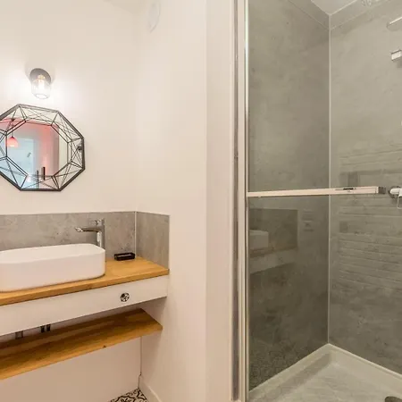 3 Avec Parking Prive Et Terrasse Apartman